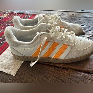 Adidas Breaknet sneakers size 7.5 M/ 9 W